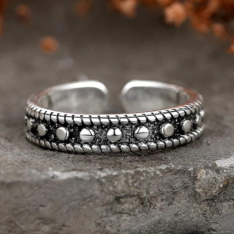 Женское Винтажное кольцо с черным ремешком и бусинами регулируемое тайское