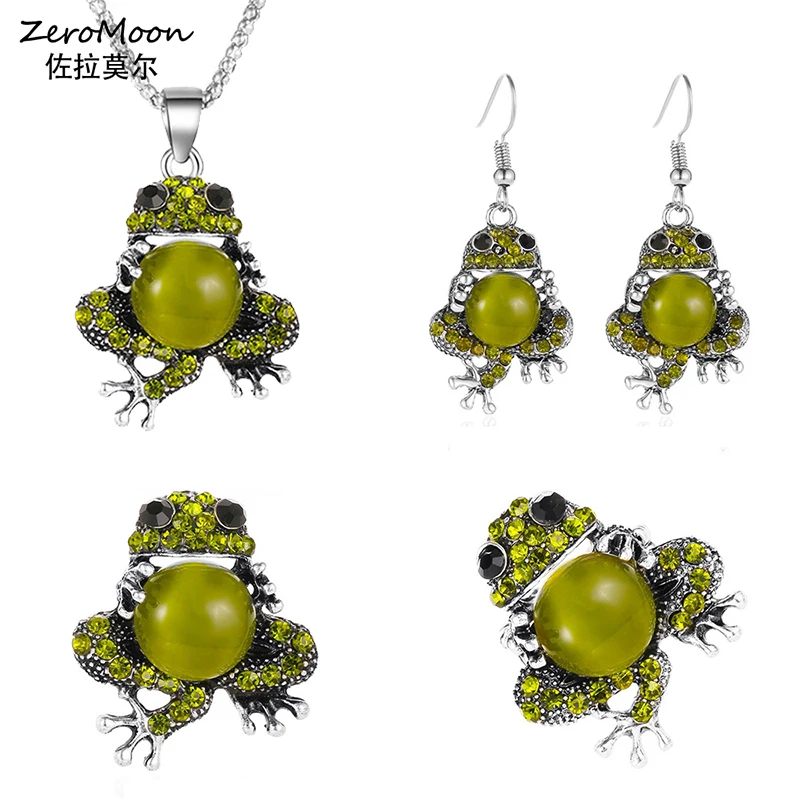 Винтажный комплект ювелирных изделий серьги-подвески в виде лягушки с опаловым