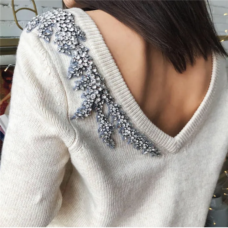 

2020 Autumn and Winter New Knitted Handmade Nail Drill Leaves Big V Open Back Blouse