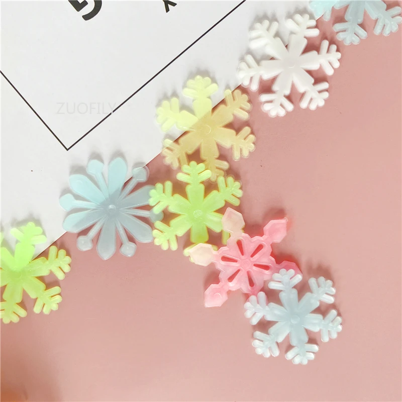 Пластиковые светящиеся наклейки в виде снежинок флуоресцентные настенные