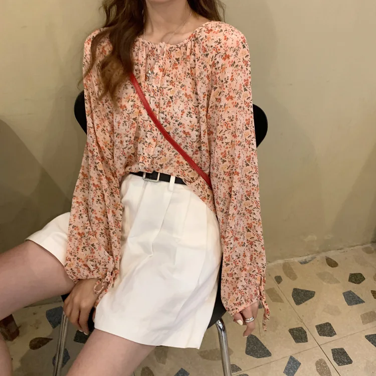 

New 2020 Korean Summer Style Sweet and Gentle Fresh Lantern Sleeve Long Sleeve Printing Floral Loose Chiffon Shirt Top Women
