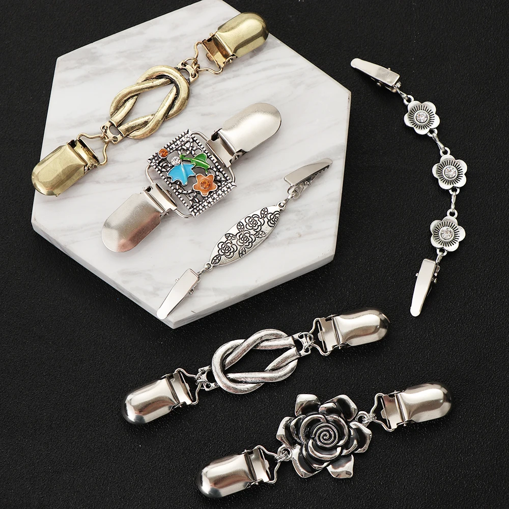 Женский кардиган украшенный стразами на застежке в стиле ретро зимний свитер