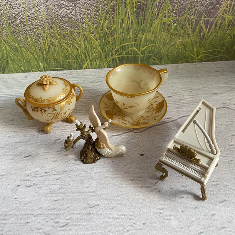 Миниатюрная фигурка из м/ф Красавица и Чудовище Disney Lumiere / Chip Plumette Maestro Cadenza игрушка