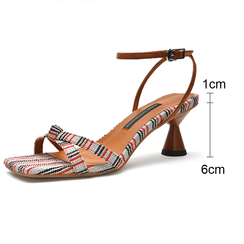 

2021 Print Flower Peep Toe Ankle Strap High Heels Women Summer Sandals Kitten Heels Party New Ladies Shoes Sandalias 6cm