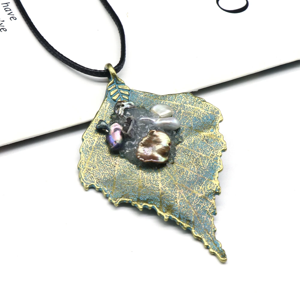 Модное ожерелье с натуральной друзой античное медным покрытием из сплава