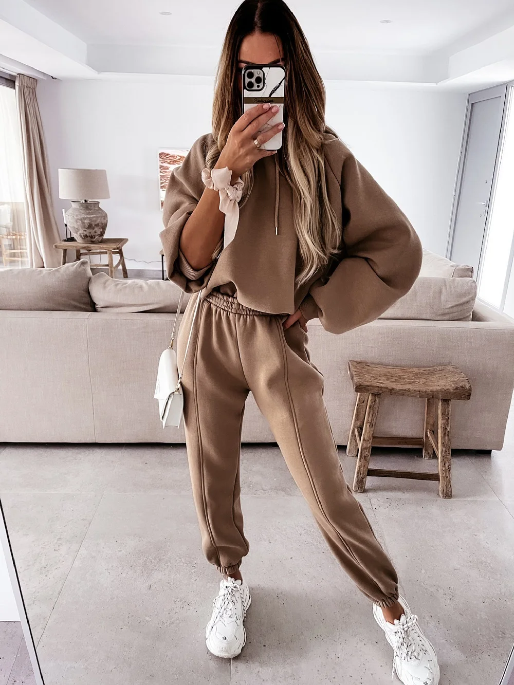 

2021 fashion spring and autumn women's sports leisure Hooded Sweater Set two-piece set with thin velvet jacket