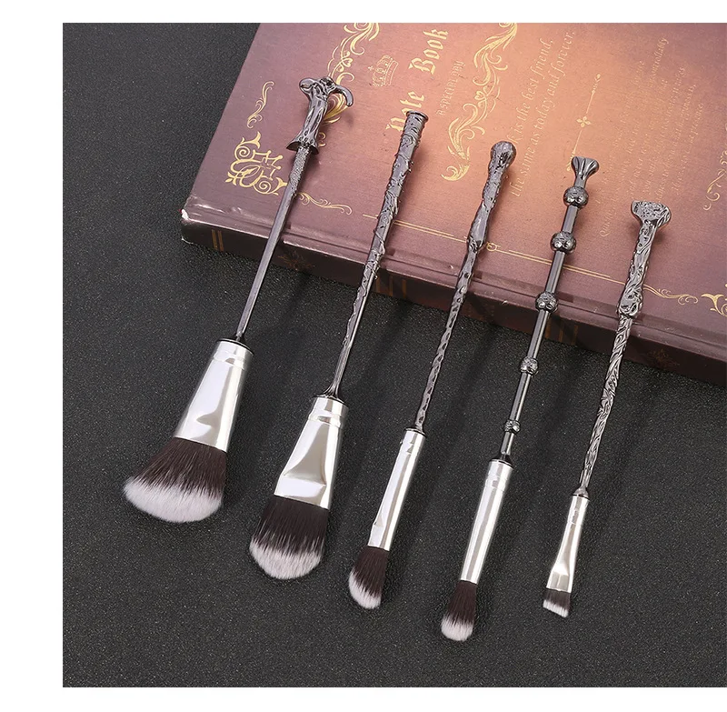 

Anime School of Witchcraft and Wizardry Magic Academy Cosplay Props Makeup Brushes Women Girls Cosmetic Brush Gifts Beauty tools