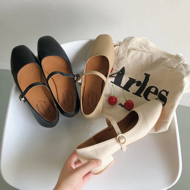 Повседневная обувь женские тонкие туфли с закрытым носком Женская Осенняя