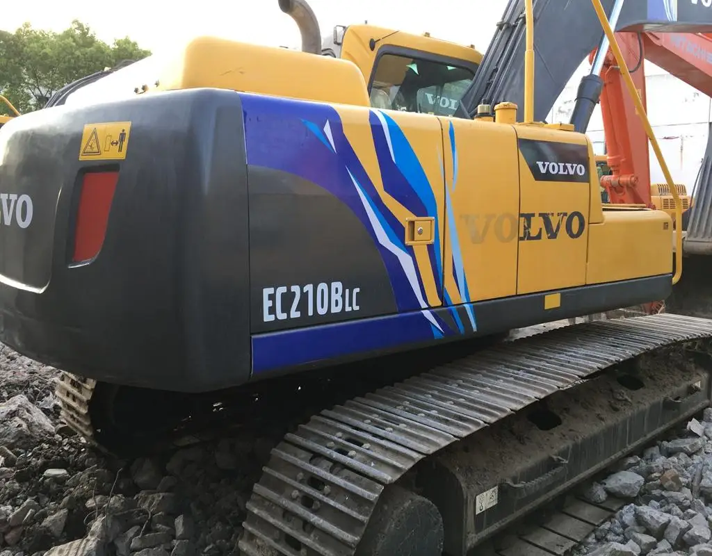Подержанный японский экскаватор volvo EC210BLC 20t для продажи на площадке в