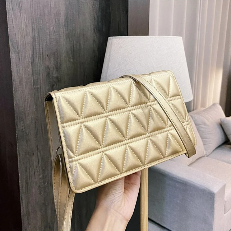 

TRAVEASY 2022 New Bags Women's Fashion Linger Mini Bag Texture Korean Version of Single Shoulder Slung Small Bag Handbags