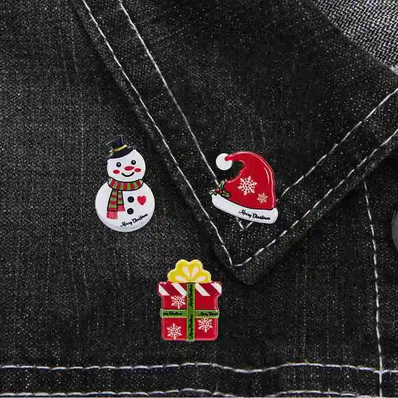 

Snowman Elk Gifts Box Gloves Penguin Santa Pins Brooches Enamel Cartoon Red Hat Merry Christmas Brooch Party Christmas Gifts