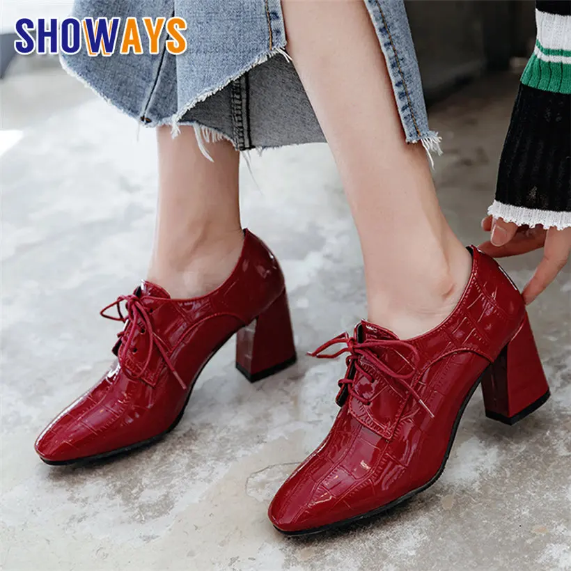 Женские туфли-лодочки на высоком массивном каблуке 7 см с квадратным носком Дерби