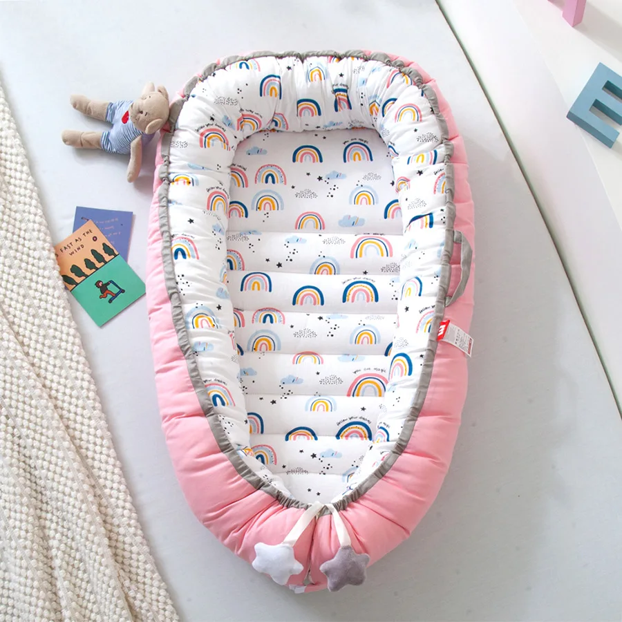 

Folding portable anti-pressure crib, bed, bionic full detachable baby pillow, travel quilted crib