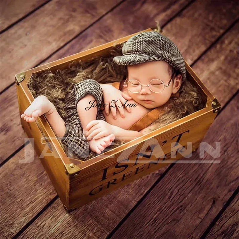 

Jane Z Ann Newborn photography clothing props studio pictures taking gentlemen gray brown plaid outfits with hat