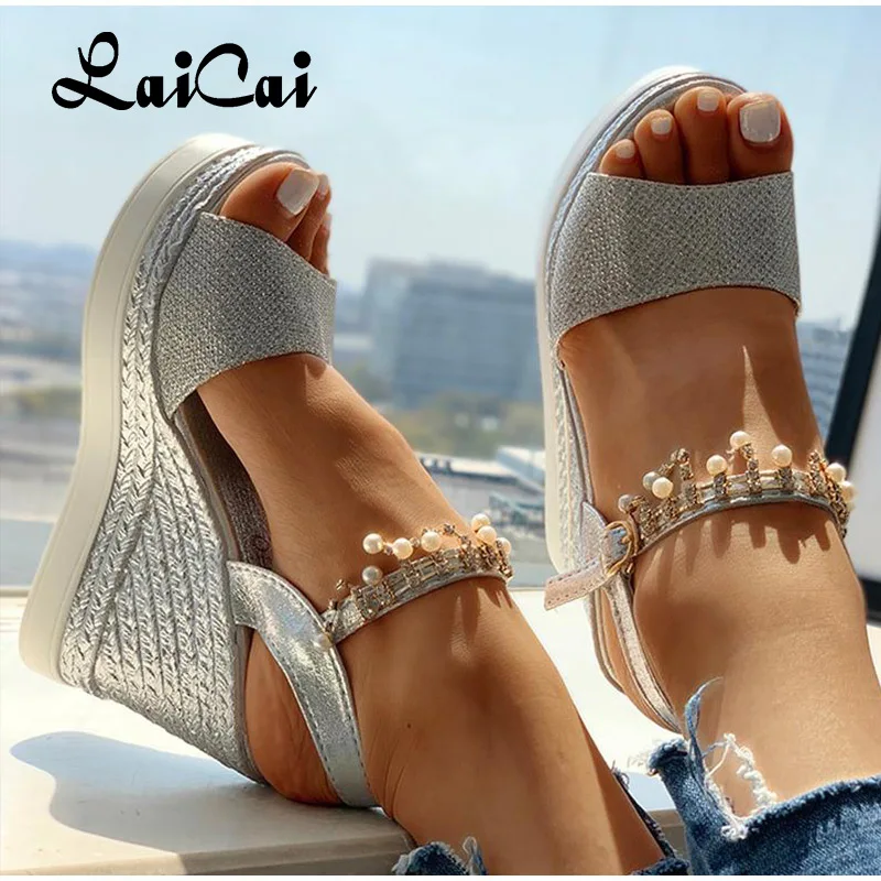 

2021 New Women Wedge Sandals Summer Bead Studded Detail Platform Sandals Buckle Strap Peep Toe Thick Bottom Casual Shoes Ladies