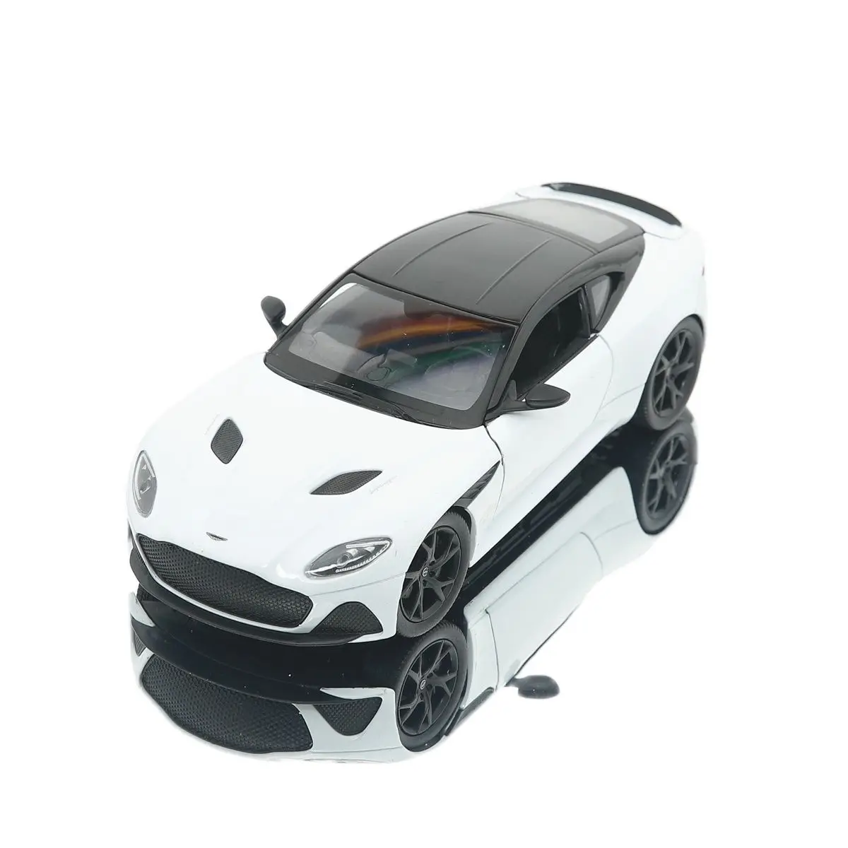 

Модель автомобиля Welly в масштабе 1:24 Aston Martin DBS Superleggera из сплава