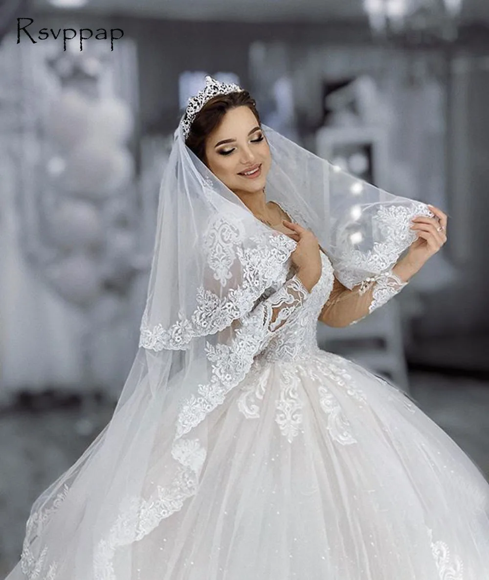 

Vintage Long Sleeve Lace Dubai Wedding Dresses 2020 V-neck Puffy Ball Gown Ivory Tulle Bridal Wedding Gowns vestidos de novia