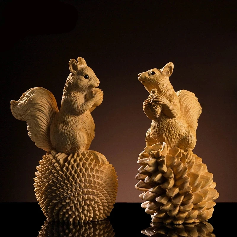 

10CM Small Figurines Squirrel Wood Lovely Squirrel Hand Carved Animal Handmade Craft Gift Wood Statue Home Decoration