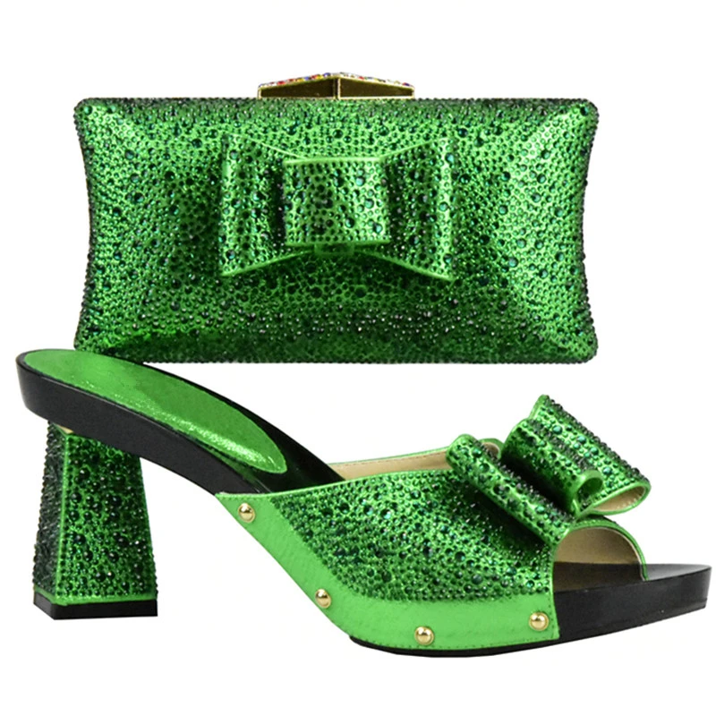 Женский комплект из двух предметов украшенный стразами| |