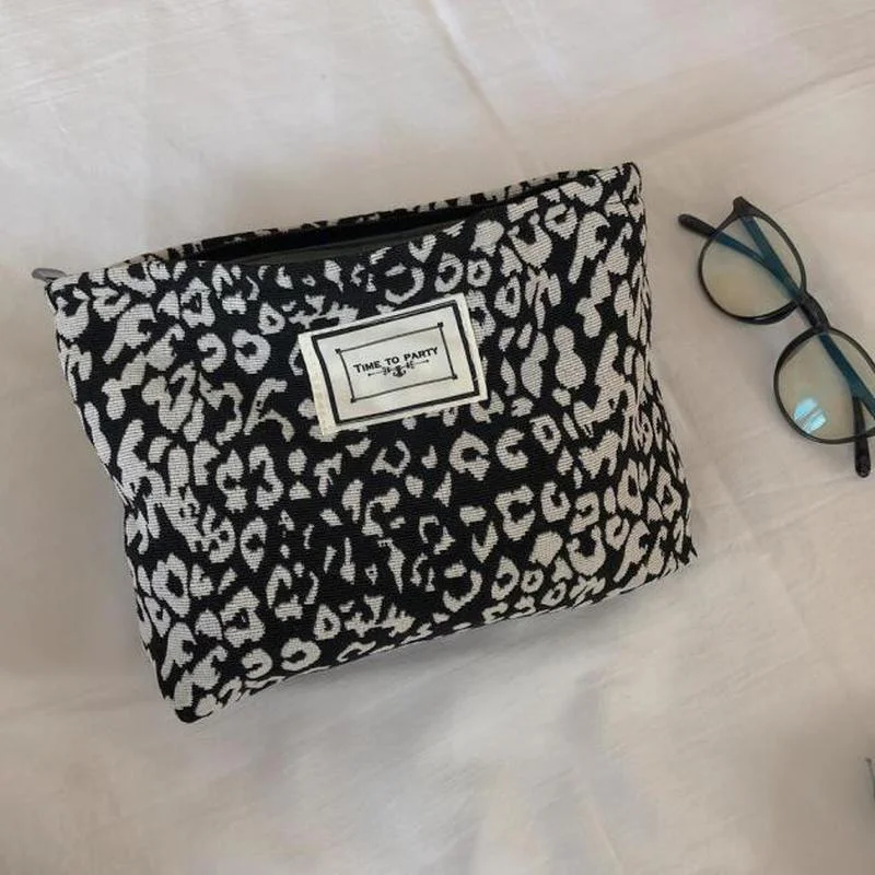 

New Leopard Print Cosmetic Bag Korean Women Plaid Cosmetic Pouch Large Capacity Female Travel Make Up Storage Bag Beauty Cases