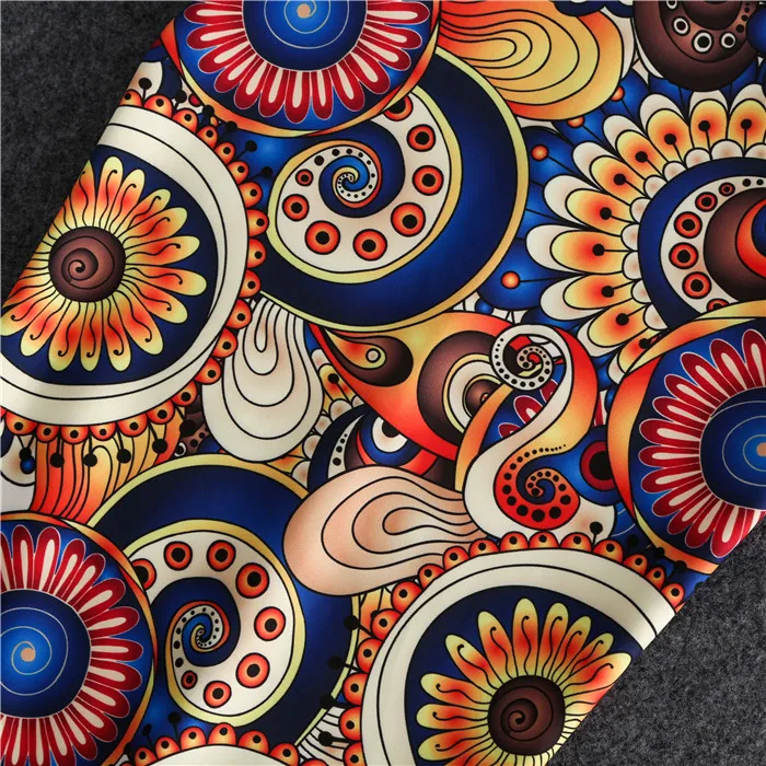 Женская юбка карандаш средней длины эластичная с разноцветным круглым принтом