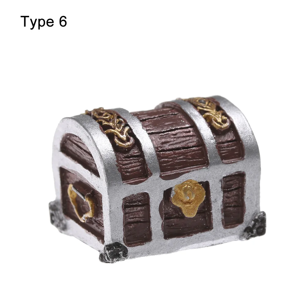 

Миниатюрная фигурка сундука из канифоли