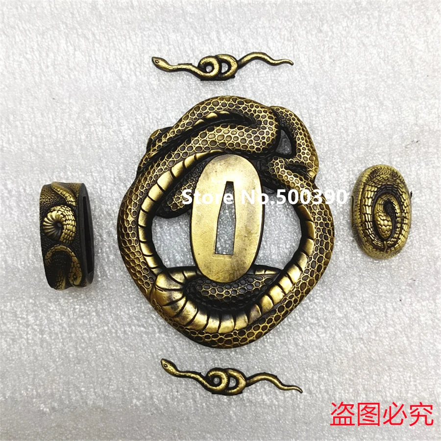 Чудесная резная латунная медная змеиная защита Tsuba Menuki Fuchi индивидуальная