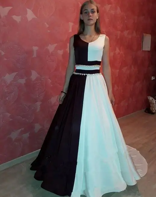 

2020 A Line Prom Dresses Beaded sash jewel neck chic Evening Dress black and white stain Party Gowns cheap custom prom dress