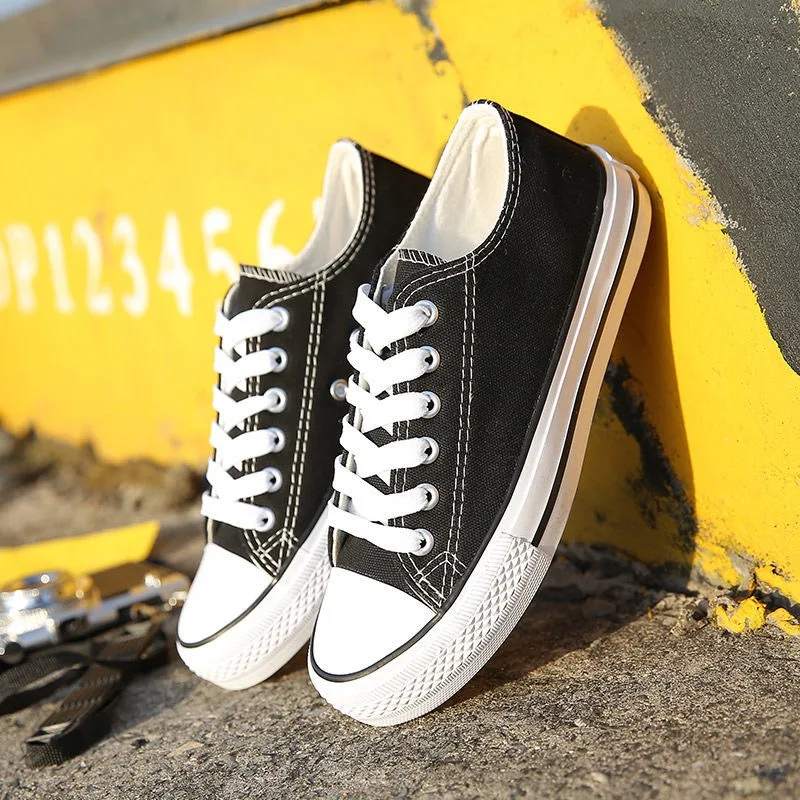 

Five-pointed star black and white canvas shoes classic male and female students couples high quality casual shoes
