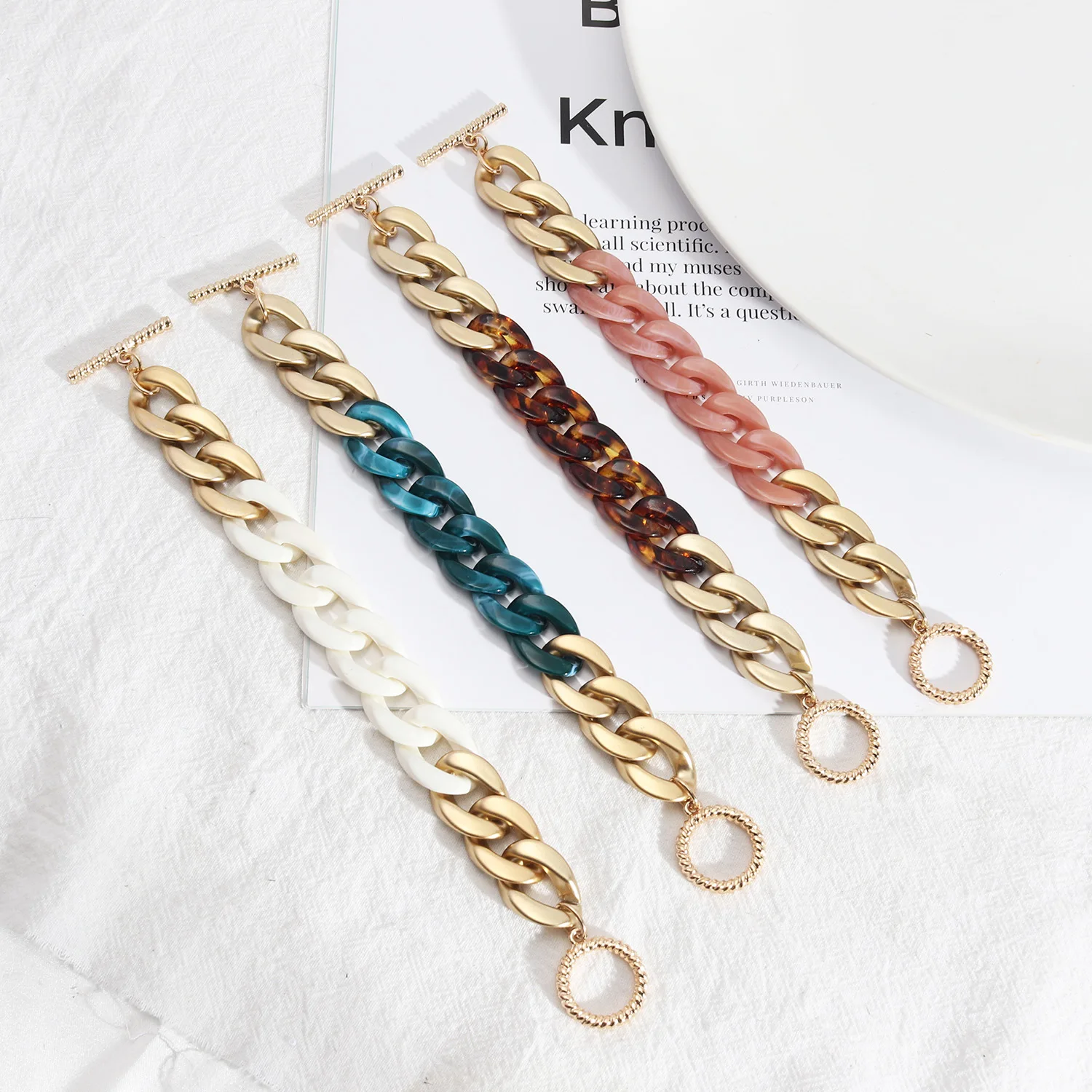 Браслет-цепочка из полимерной смолы женская бижутерия