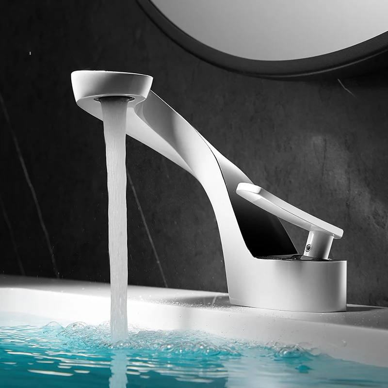 

Устройство для защиты от брызг в ванную комнату