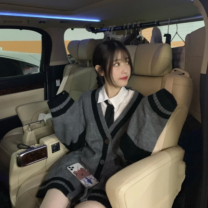 Кардиган женский вязаный демисезонный с длинным рукавом реглан V-образным