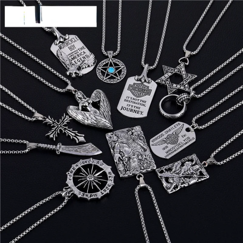 

2021 Men Stainless Steel Titanium Steel Necklace Aestethic Round Pendant Personality Fashion Retro Pendant Hip Hop Choker
