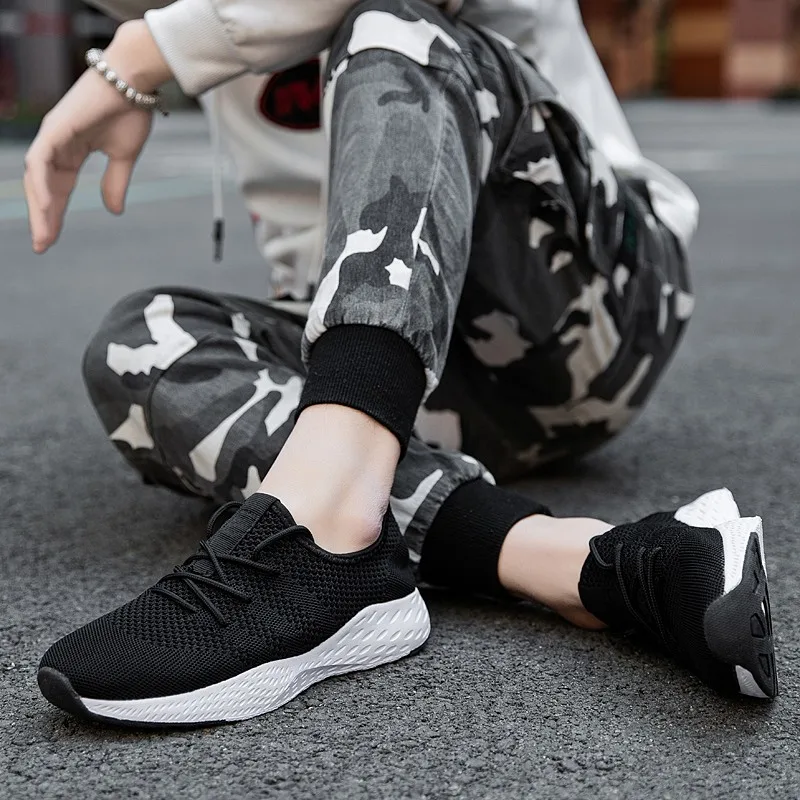 Мужские дышащие кроссовки красные черные серые высокого качества удобные