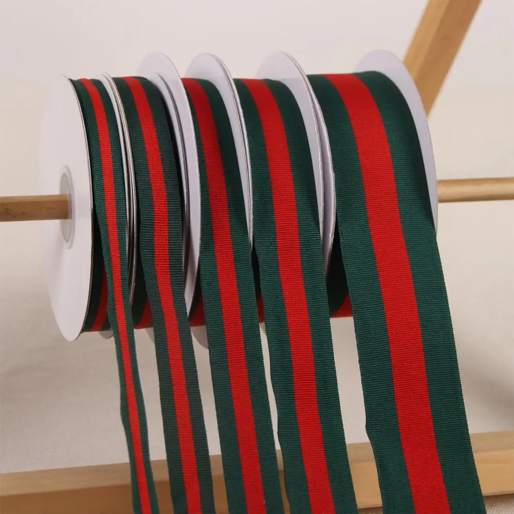 Корсажная лента 22 м/рулон с полосками Свадебные рождественского кекса