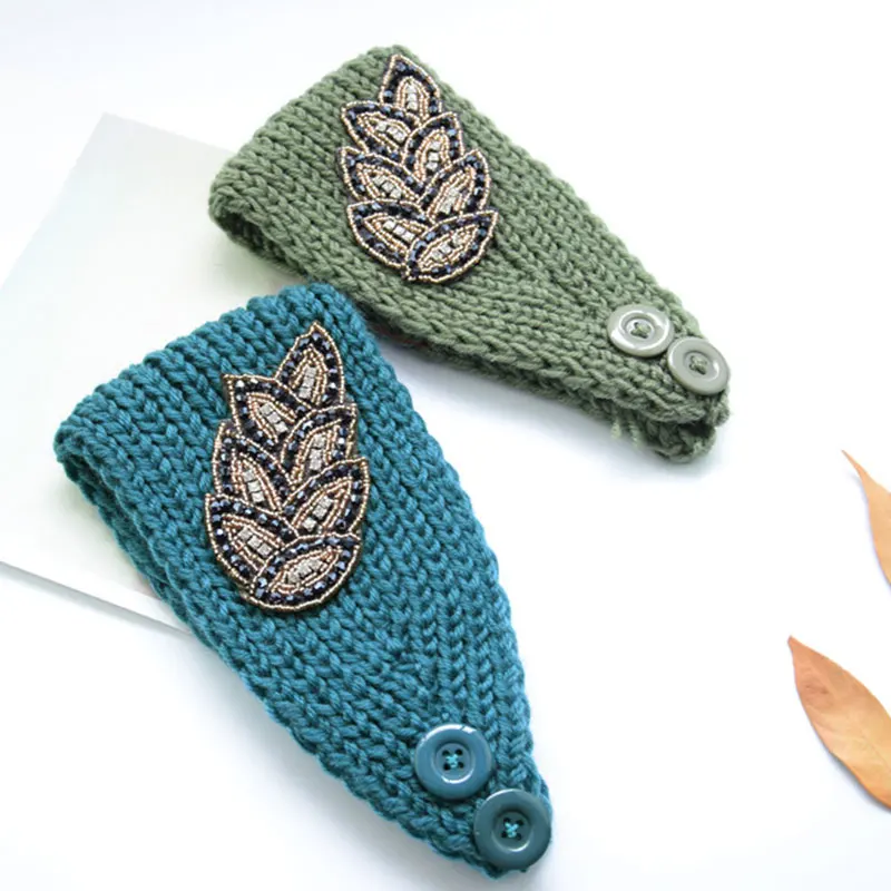 Женская зимняя однотонная вязаная повязка на голову со стразами теплый