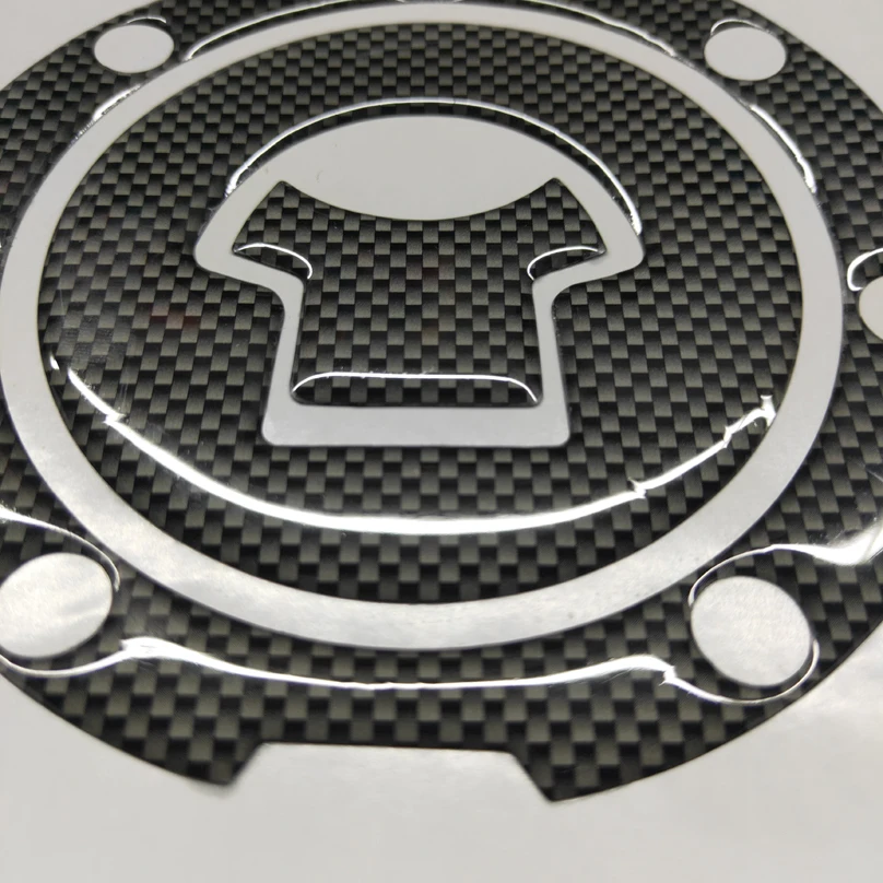 Наклейка на крышку топливного бака защитная 3d пленка из углеродного волокна для