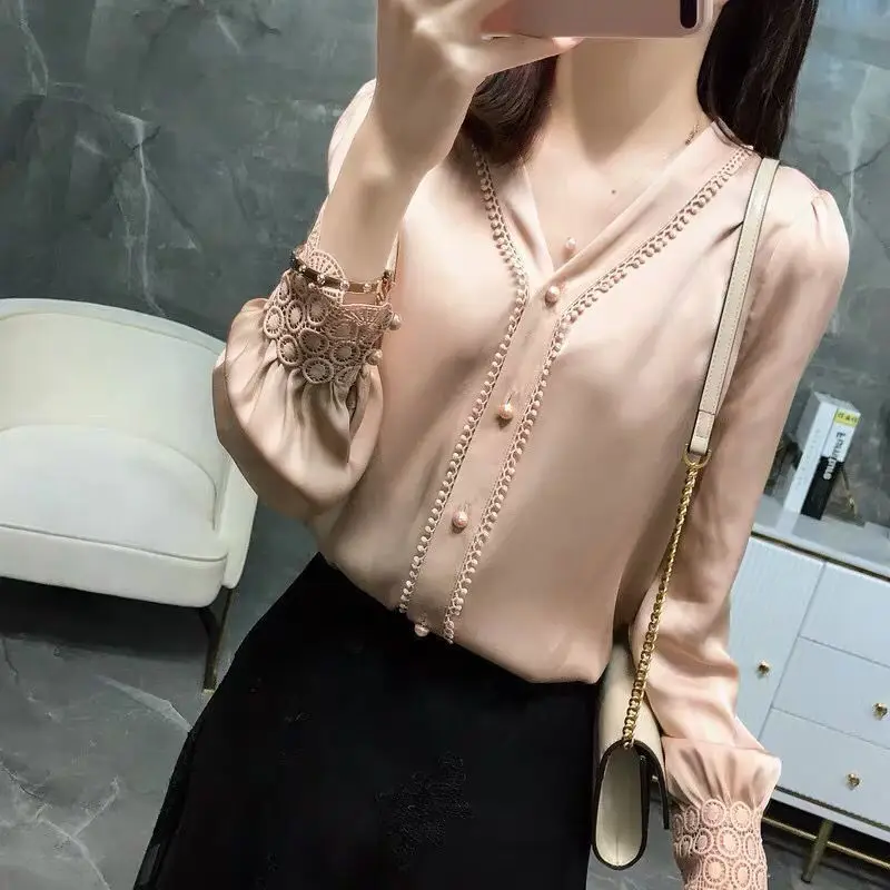 

New Spring Women Lace Patchwork Long Lantern Sleeve Chiffon Blouse Female Casual Loose Button V-Neck Shirt X82