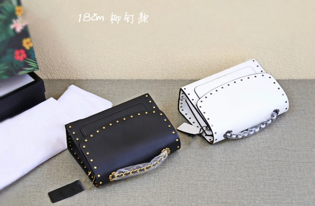 

100277 2021New rivet chain Single Shoulder Messenger Bag