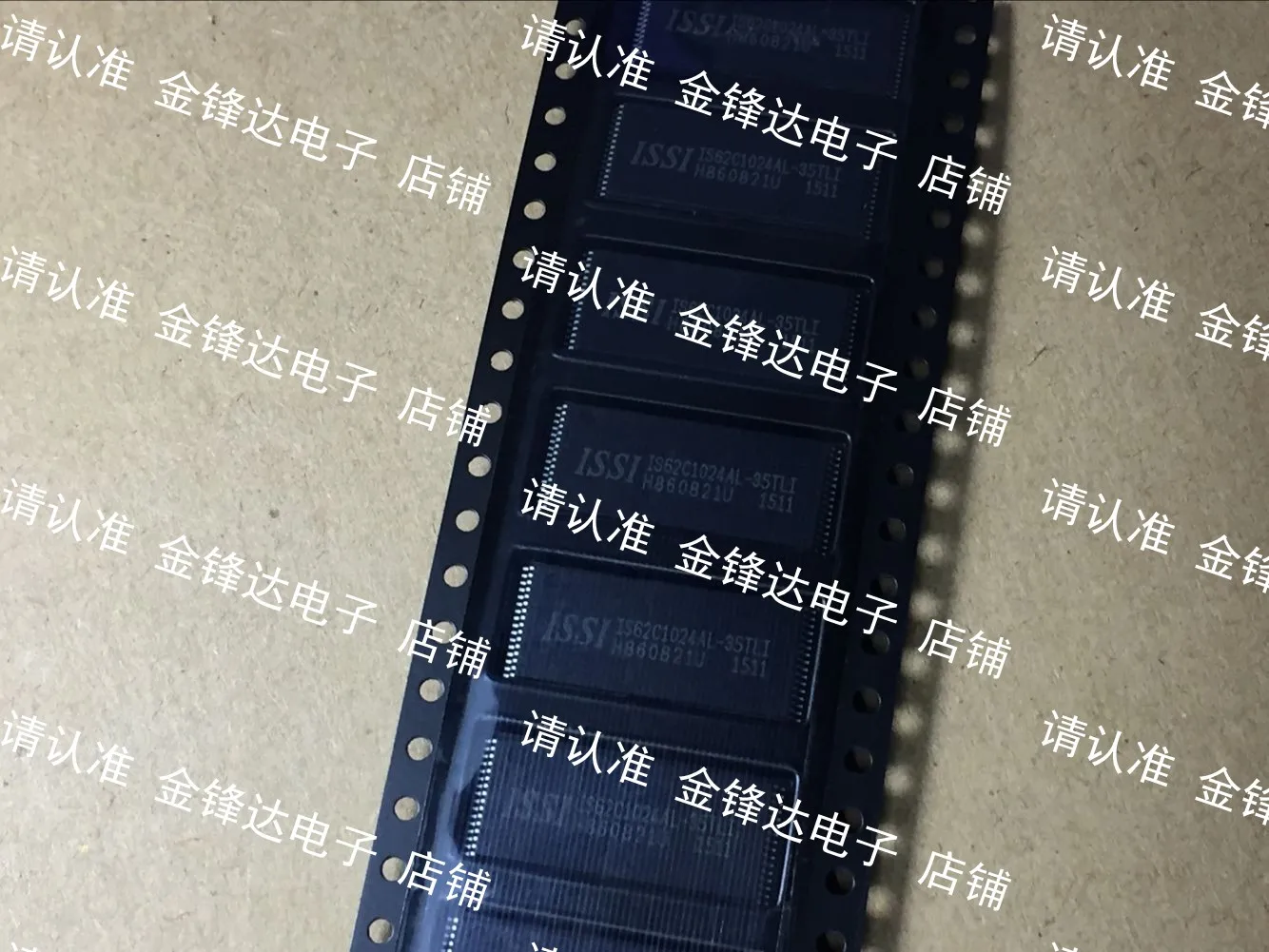 

Фотолампа IS62C1024AL-35TLI/ -45T / -70T