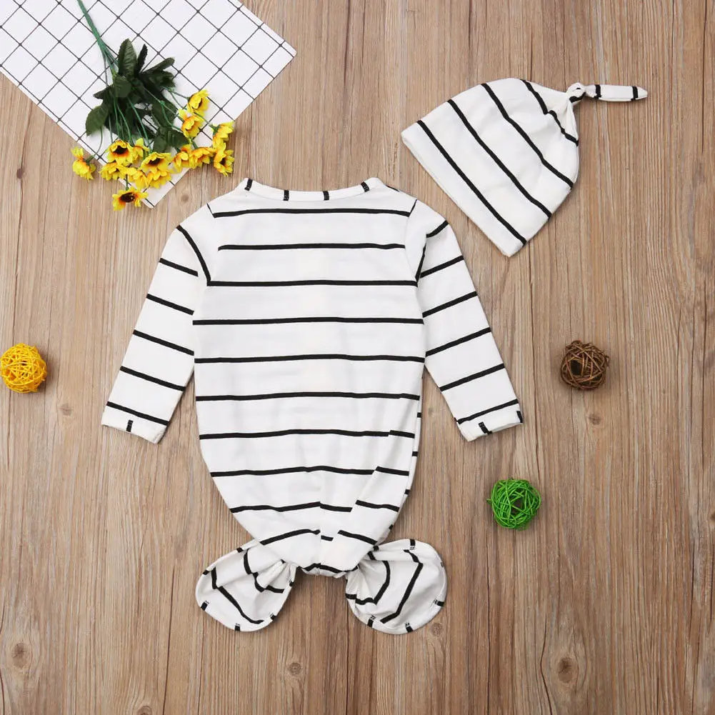 

Infant Newborn Baby Crib Sleeping Bag Striped Long Sleeve Wrap Swaddle Bathrobe Cover Button Design Sleeping Bags+ Hat