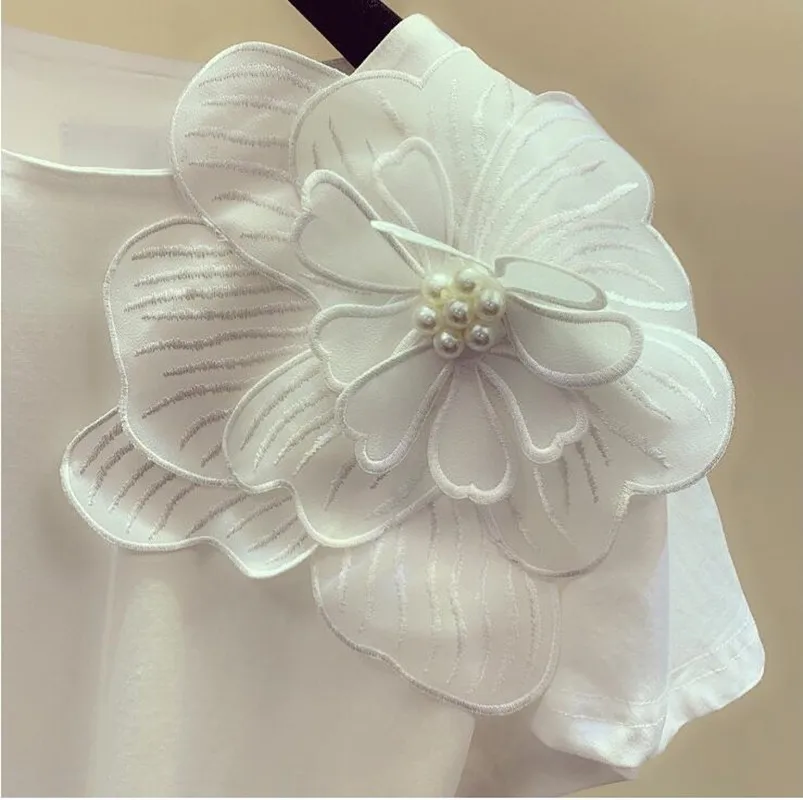 Женская футболка с цветочным принтом MUMUZI белая нашивками в стиле Харадзюку