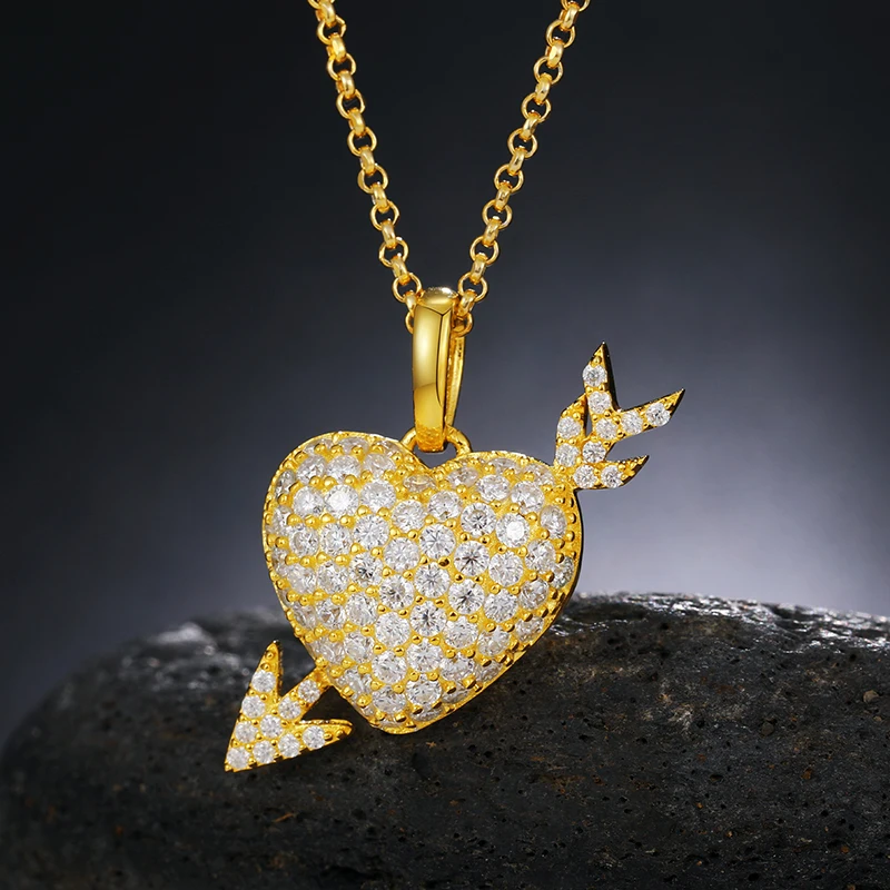 

Top Quality Pierce The Heart With One Arrow Moissanite Pendant 925 Sterling Silver For Women Hip Hop Jewelry Drop Shipping Gift