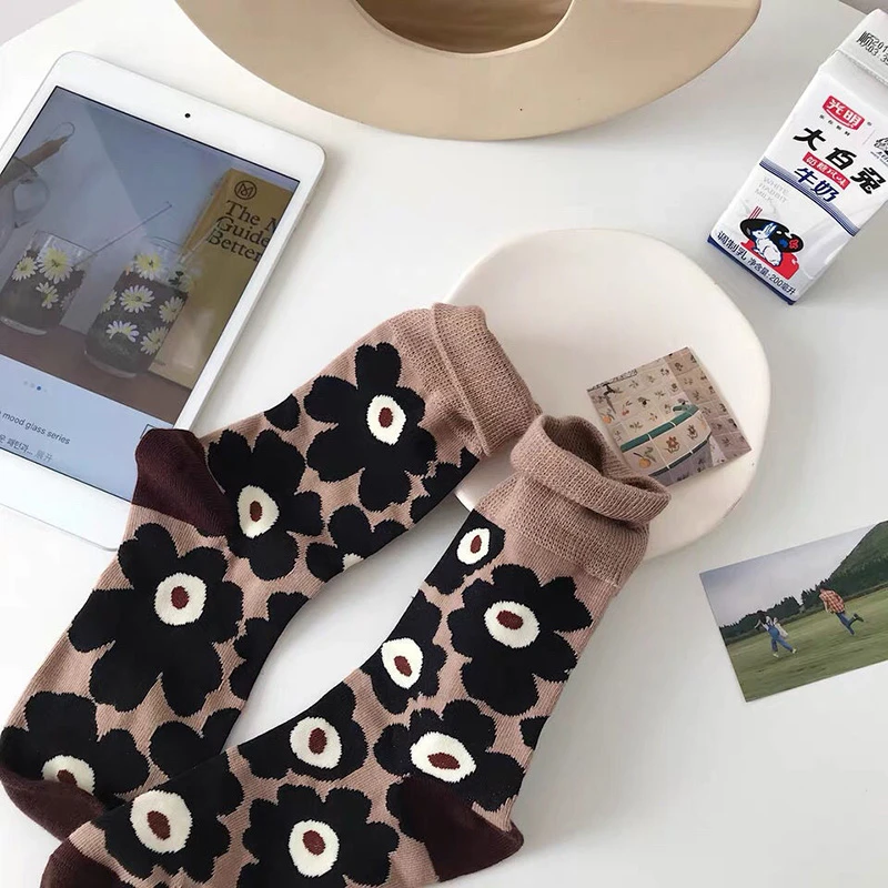 

3pieces/lot Cartoon floral vintage socks women 2020 autumn and winter new arrival wholesale price