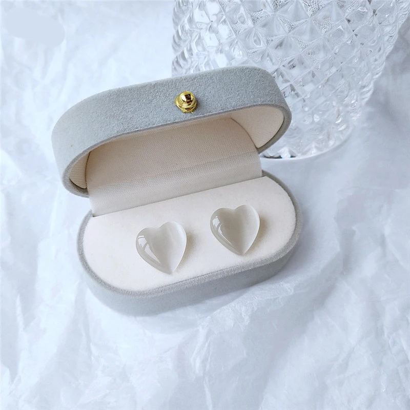 

2021 Sweet White Transparent Resin Stone Earrings Acrylic Fruit Love Heart Stud Earrings for Women Travel Jewellery