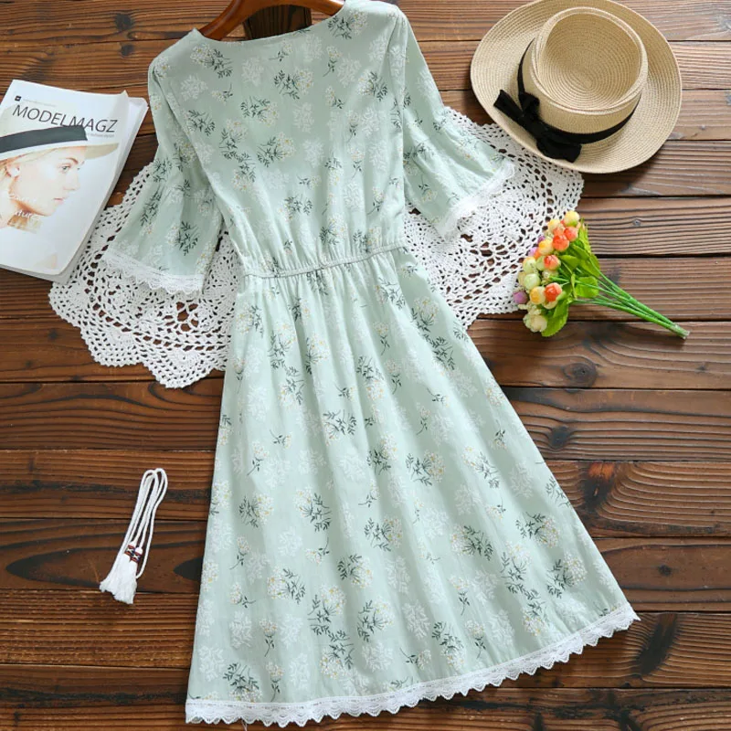 Женское платье с круглым вырезом длинное средней длины из хлопка цветочным