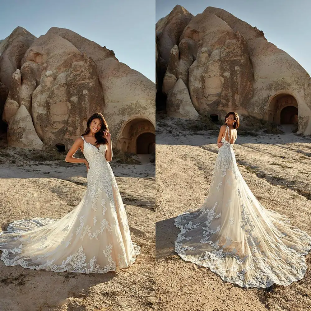 

2021 Wedding Dresses Spaghetti Straps Lace Appliques A-Line Bridal Gowns Custom Made Open Back Sweep Train Wedding Dress
