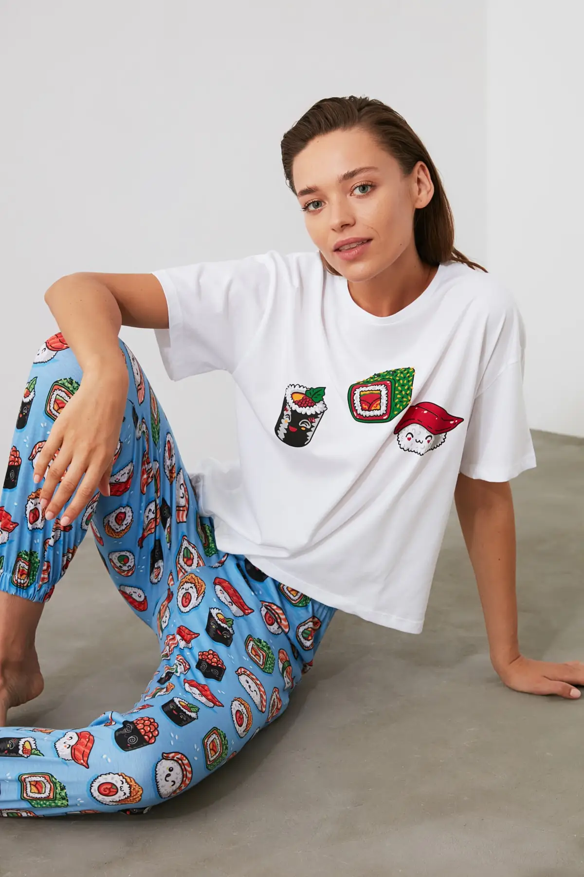 

Trendyol Sushi Printed Knitted Pajamas Set THMAW21PT0319