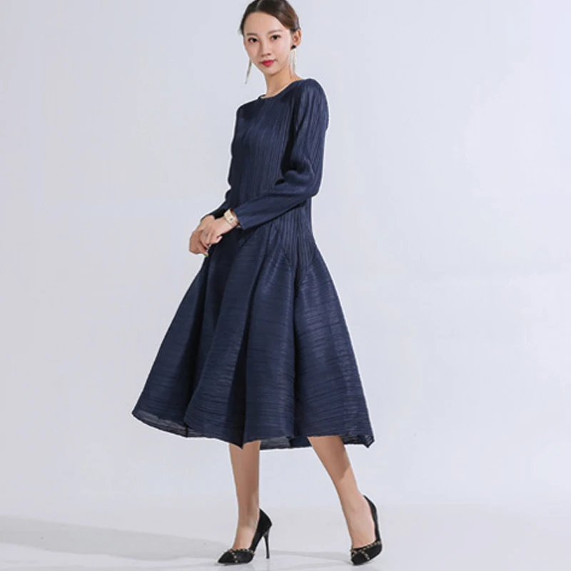 Changpleat Весенние новые женские платья Miyak плиссированные модные однотонные с o-образным вырезом солидные Большие размеры с длинным рукавом женское платье D8980