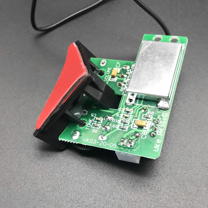 10 шт. звук отверстие Undersaddle пикап с бортовой предусилитель Системы для